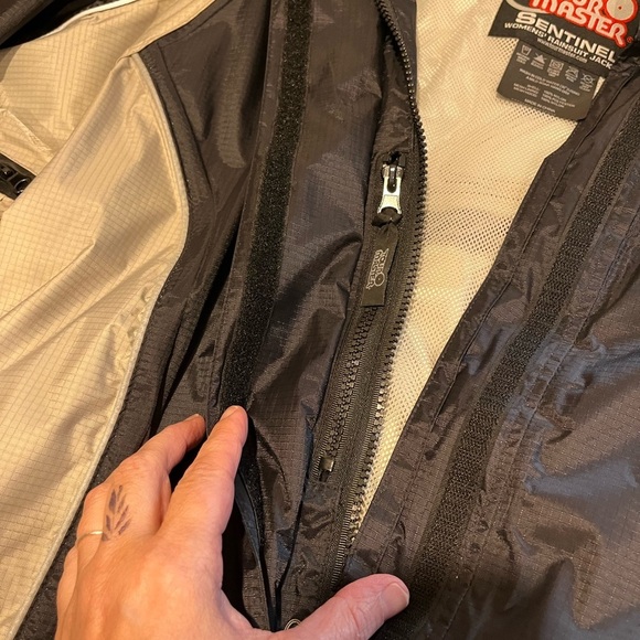 🖤 TOUR MASTER Sentinel Women’s Rain Jacket – S/M – NEW - Picture 9 of 12